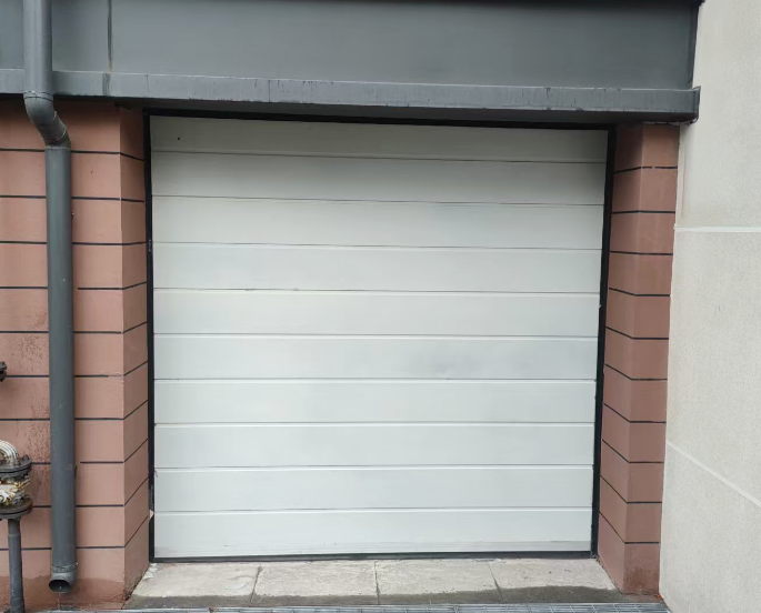 于洪区翻版车库门安装